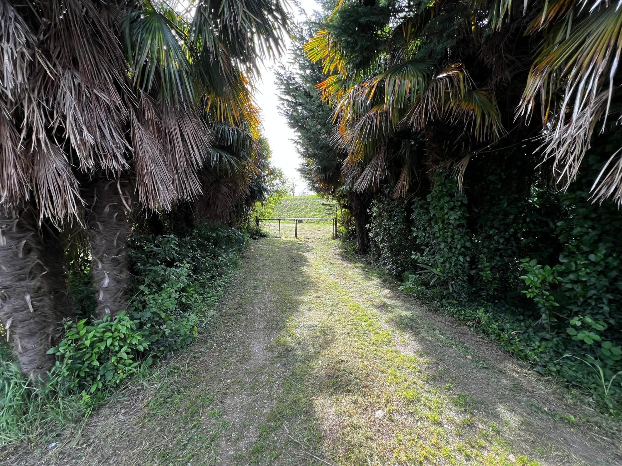 Egles - Con Giardino A Villa